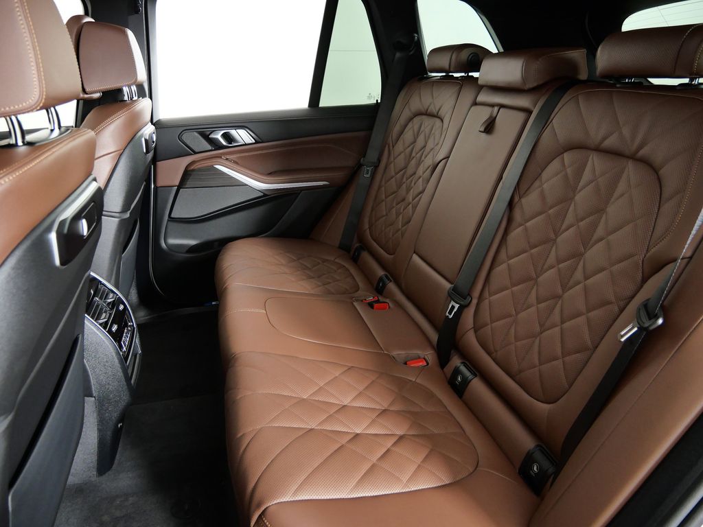 Thumbnail: 2026 BMW X5 - 32