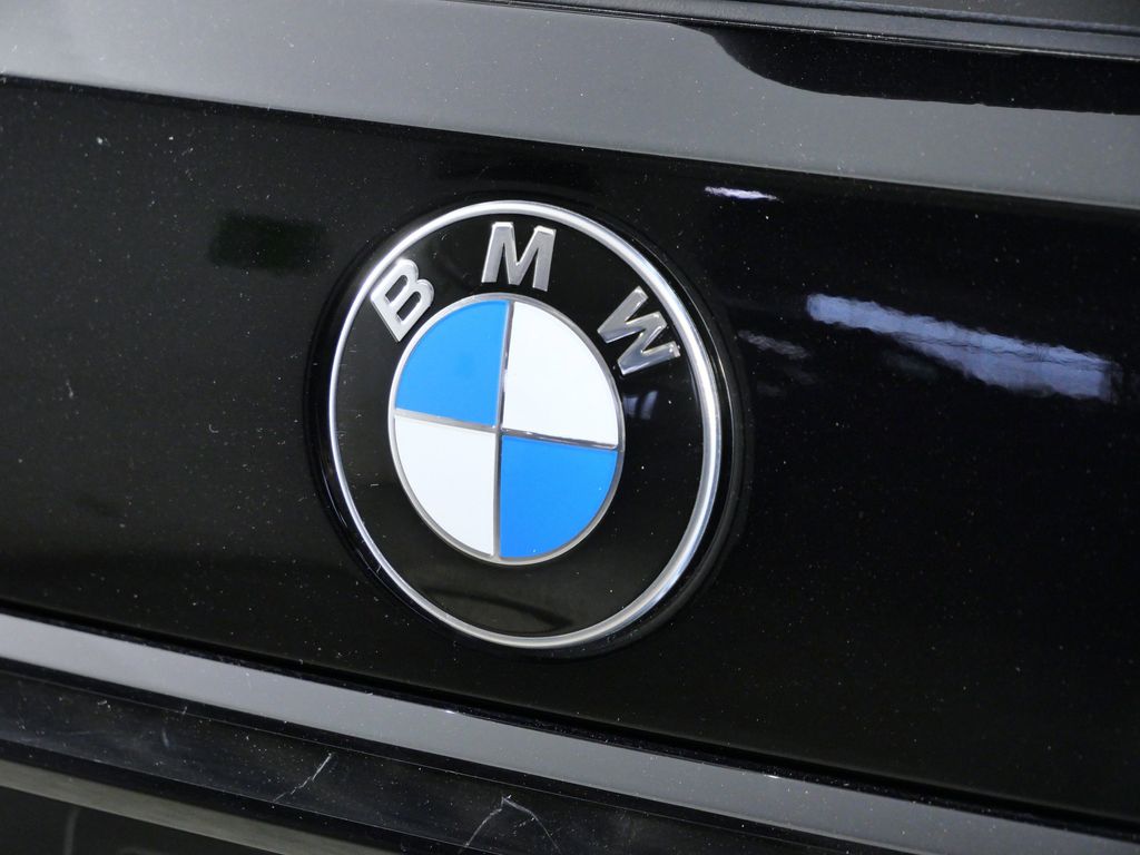 Thumbnail: 2025 BMW X7 - 14