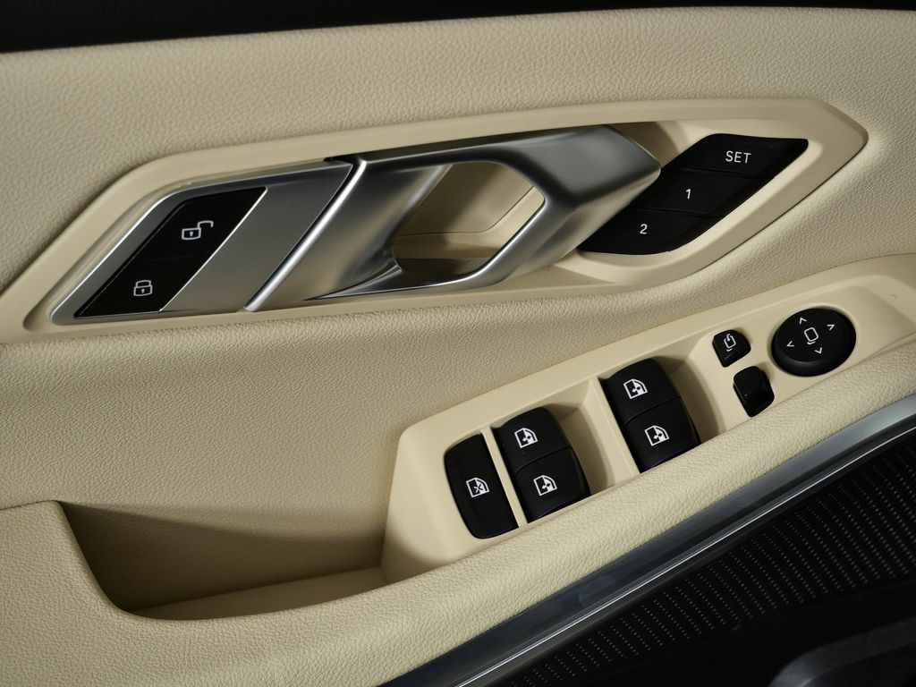 Thumbnail: 2023 BMW 3 Series - 39