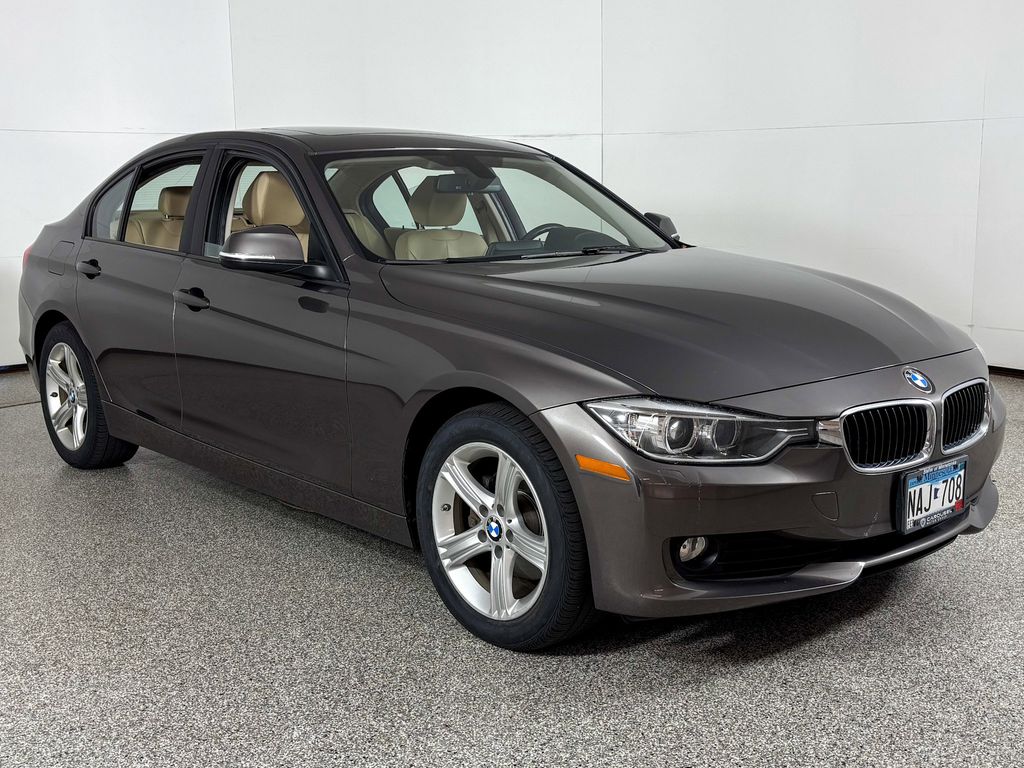 Thumbnail: 2015 BMW 3 Series - 4