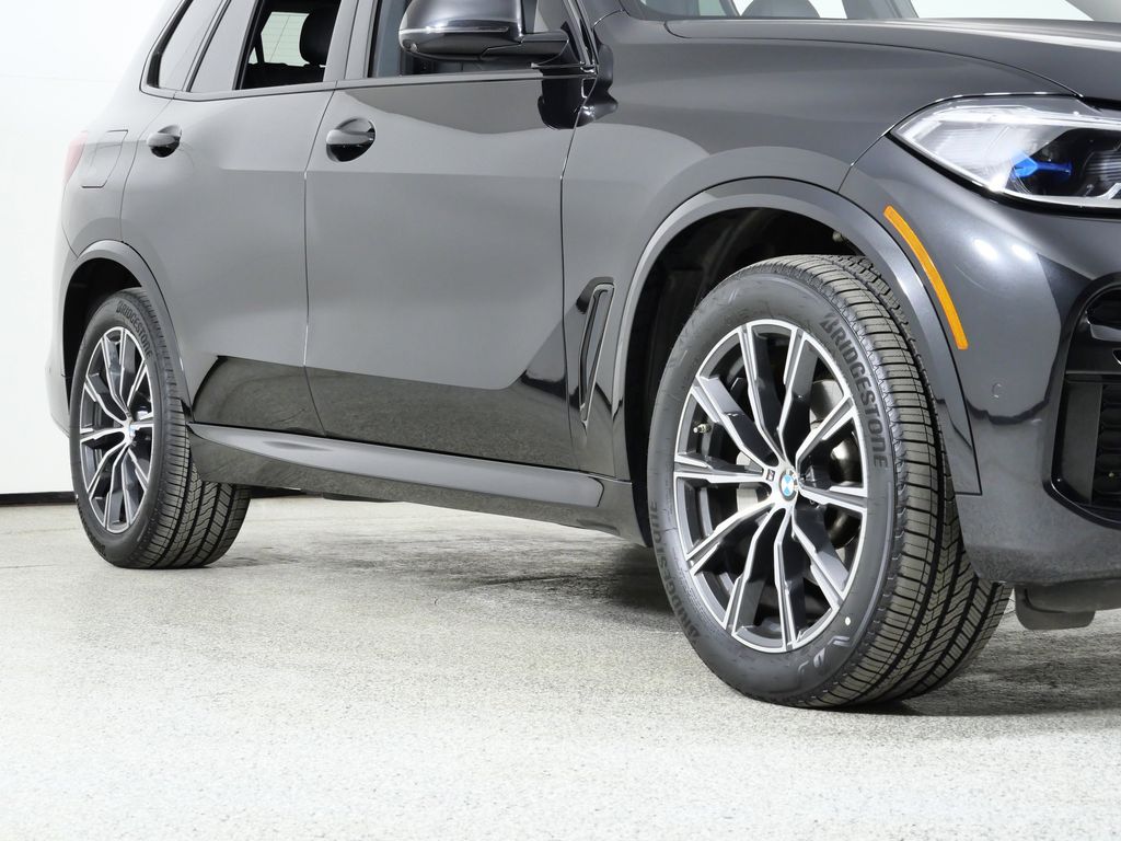 Thumbnail: 2023 BMW X5 - 8