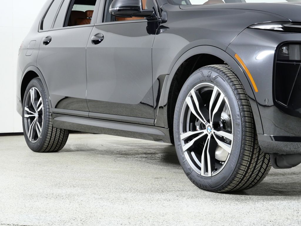 Thumbnail: 2026 BMW X7 - 6