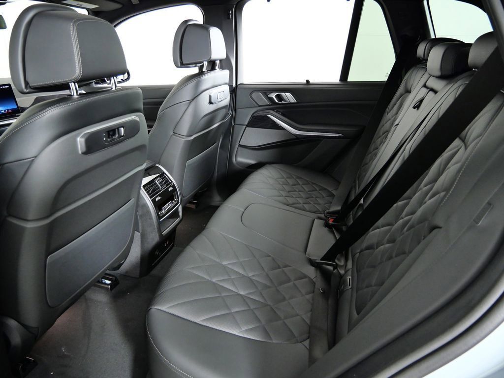 Thumbnail: 2026 BMW X5 - 34