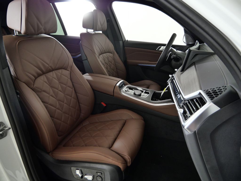 Thumbnail: 2026 BMW X5 - 21