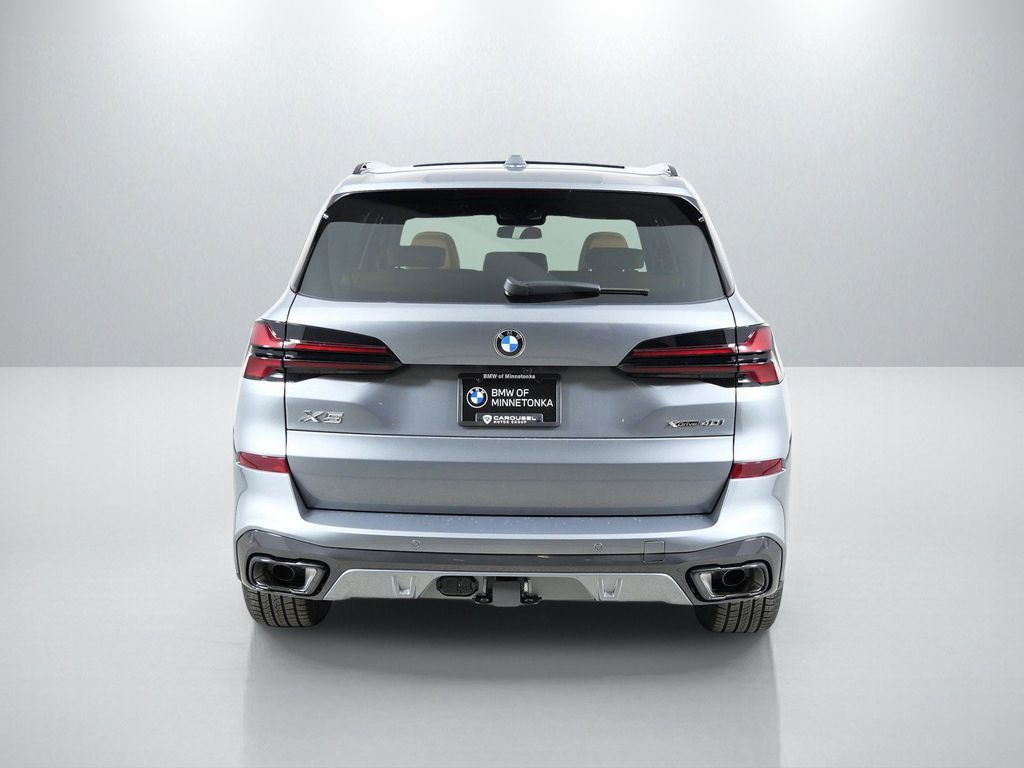 Thumbnail: 2026 BMW X5 - 10