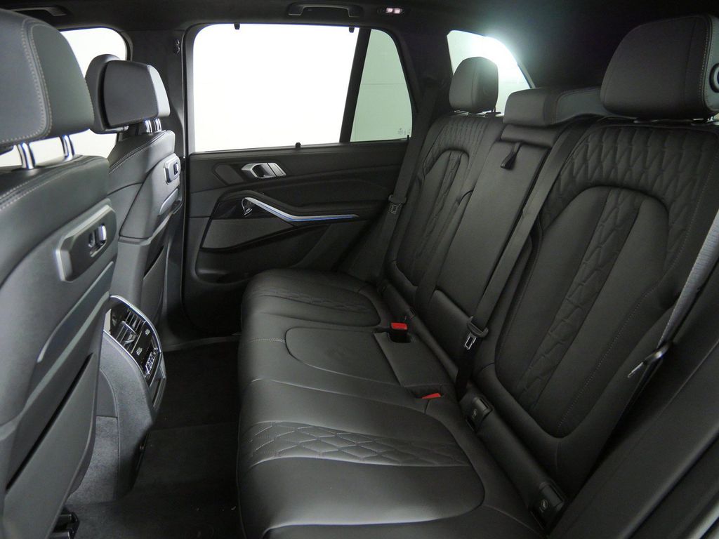 Thumbnail: 2026 BMW X5 - 33