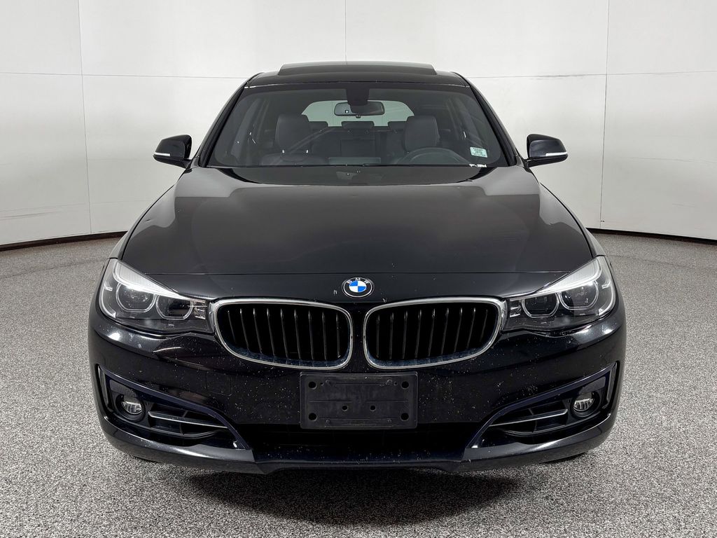 Thumbnail: 2018 BMW 3 Series - 3