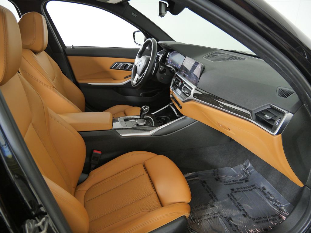 Thumbnail: 2022 BMW 3 Series - 21