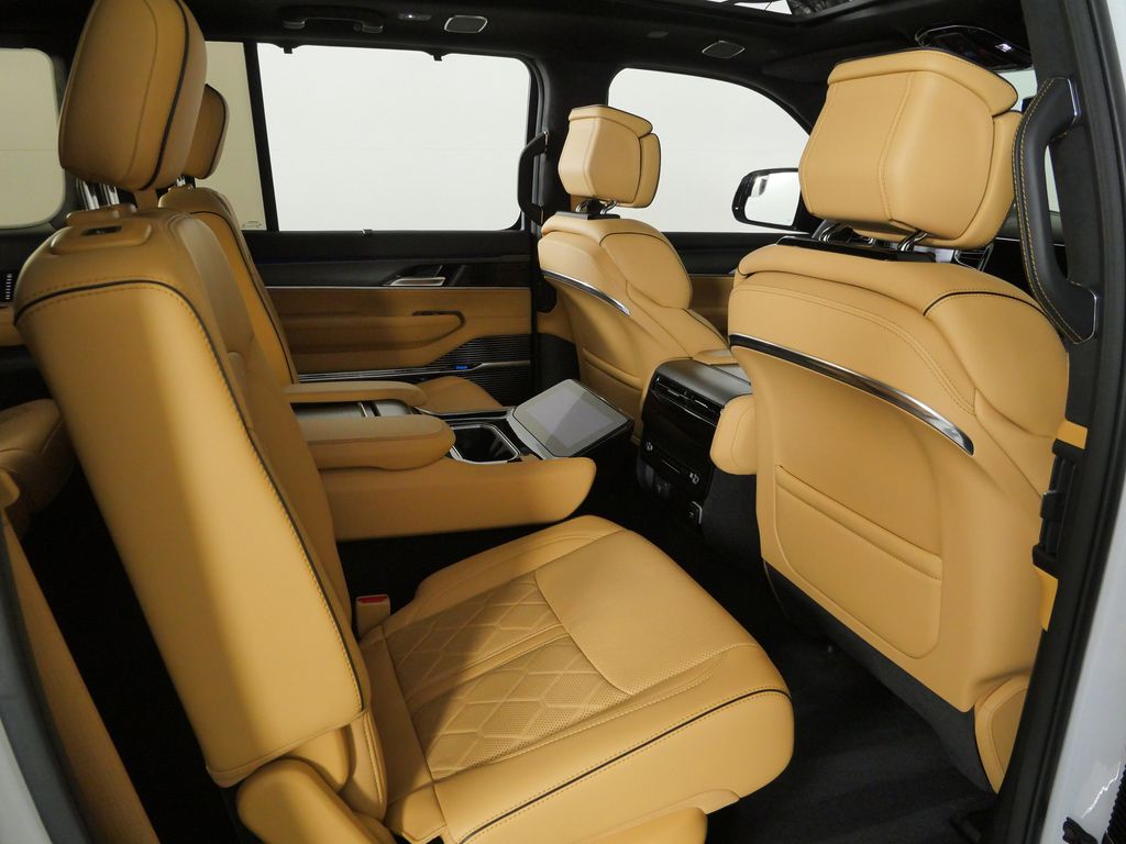 Thumbnail: 2023 Jeep Grand Wagoneer - 26