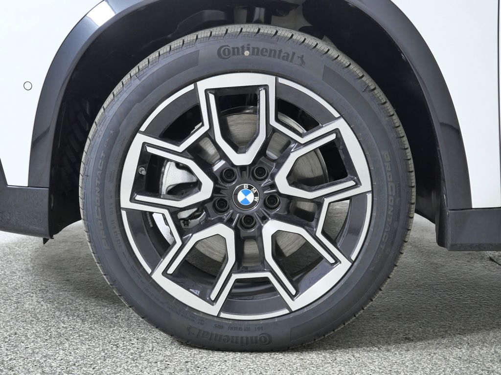 Thumbnail: 2026 BMW X1 - 17