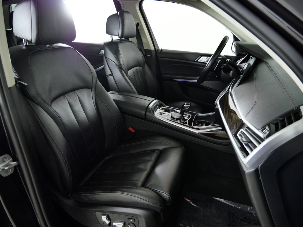 Thumbnail: 2021 BMW X7 - 22