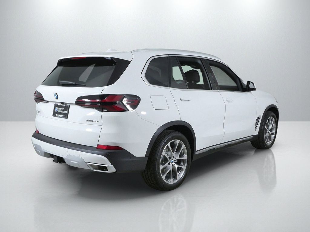 Thumbnail: 2026 BMW X5 - 9