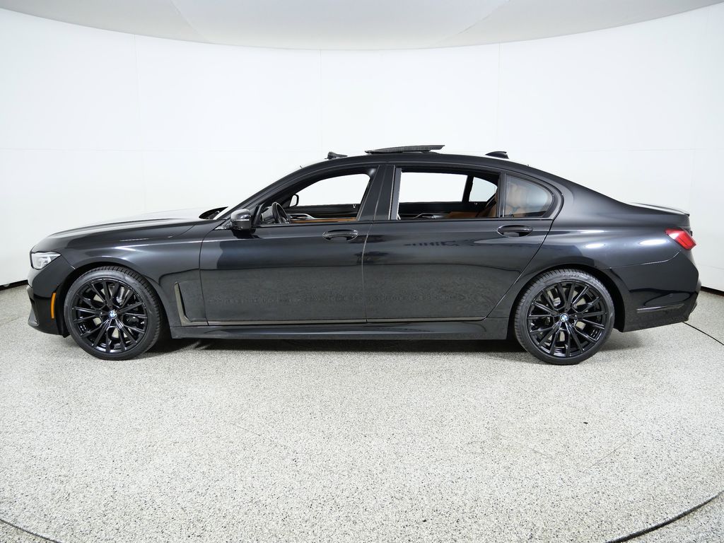 Thumbnail: 2022 BMW 7 Series - 18