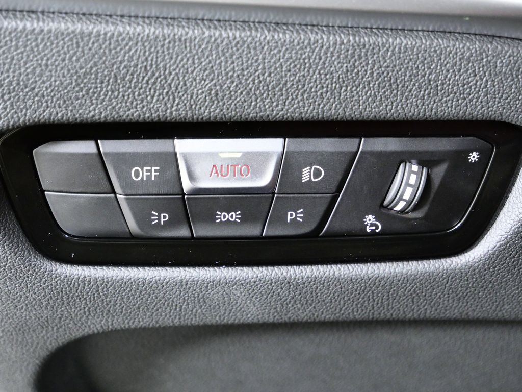 Thumbnail: 2026 BMW 3 Series - 38