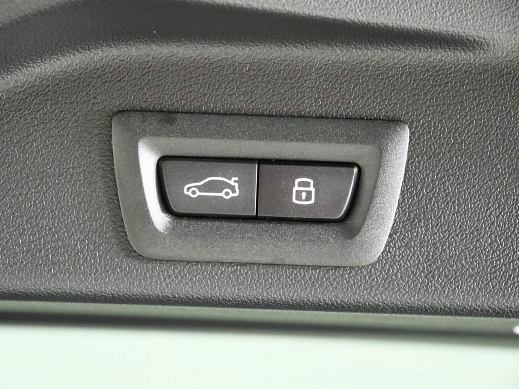 Thumbnail: 2026 BMW X5 - 30