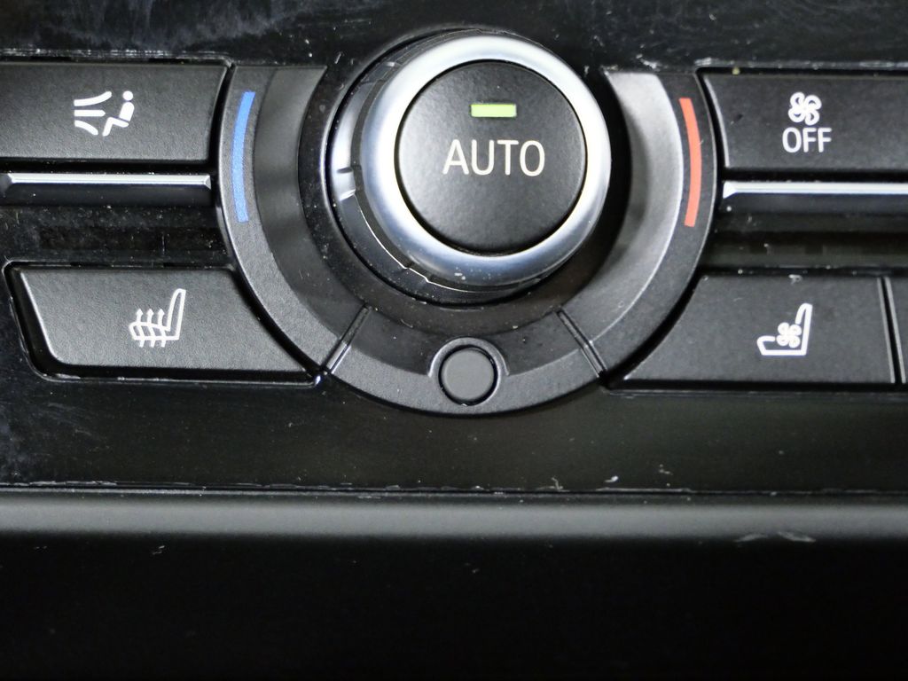 Thumbnail: 2015 BMW M6 - 43