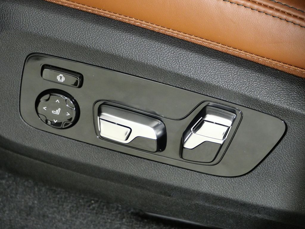 Thumbnail: 2025 BMW X5 - 44