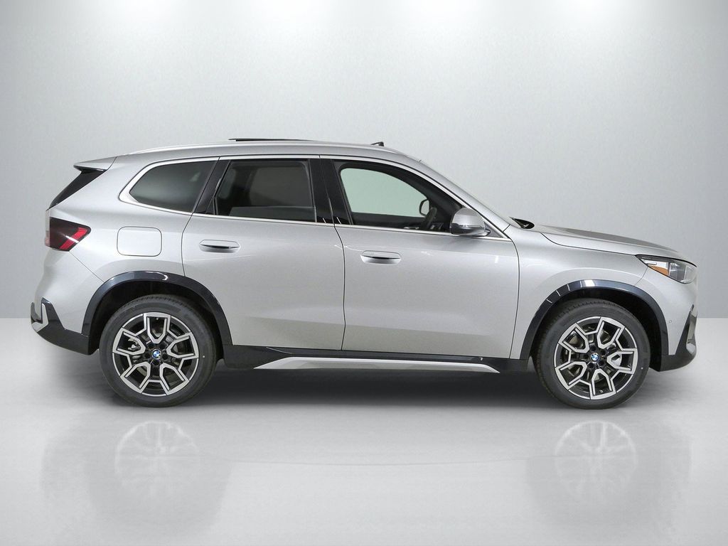 Thumbnail: 2026 BMW X1 - 8