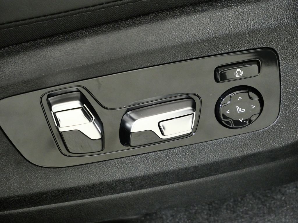 Thumbnail: 2026 BMW X5 - 20