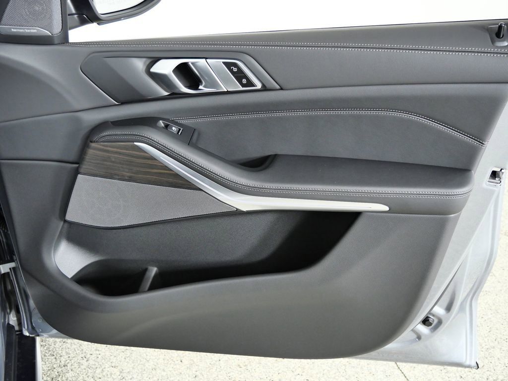 Thumbnail: 2026 BMW X5 - 21