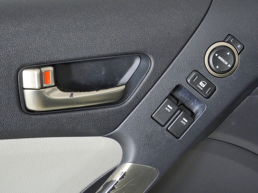 Thumbnail: 2015 Hyundai Genesis - 29