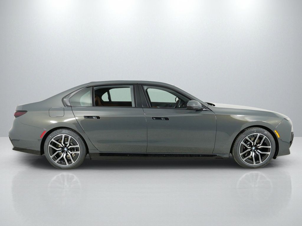 Thumbnail: 2025 BMW 7 Series - 7