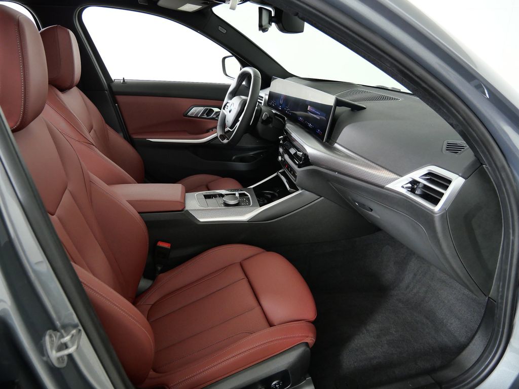 Thumbnail: 2025 BMW 3 Series - 24