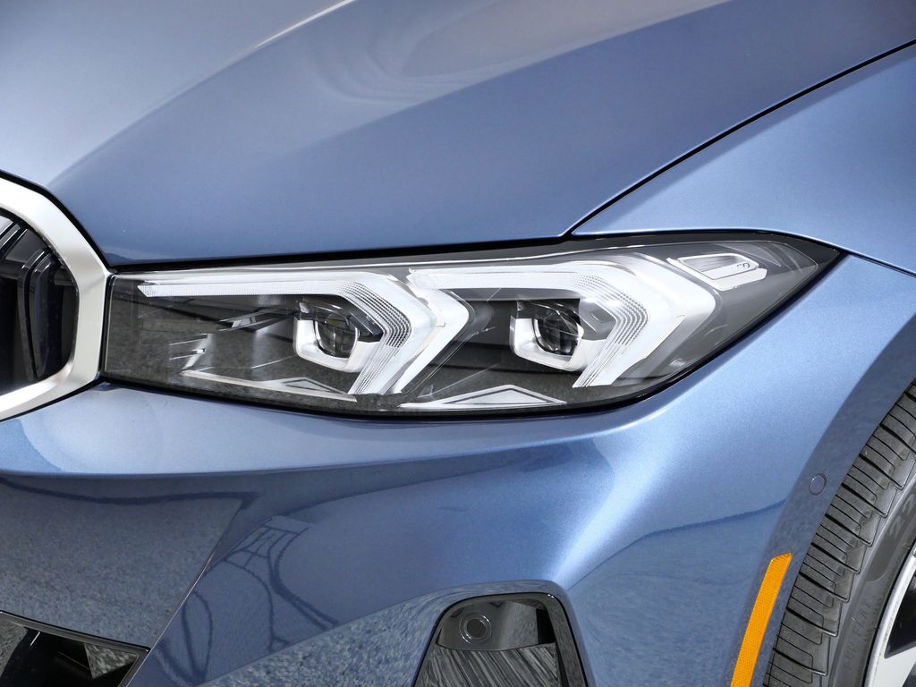 Thumbnail: 2026 BMW 3 Series - 3