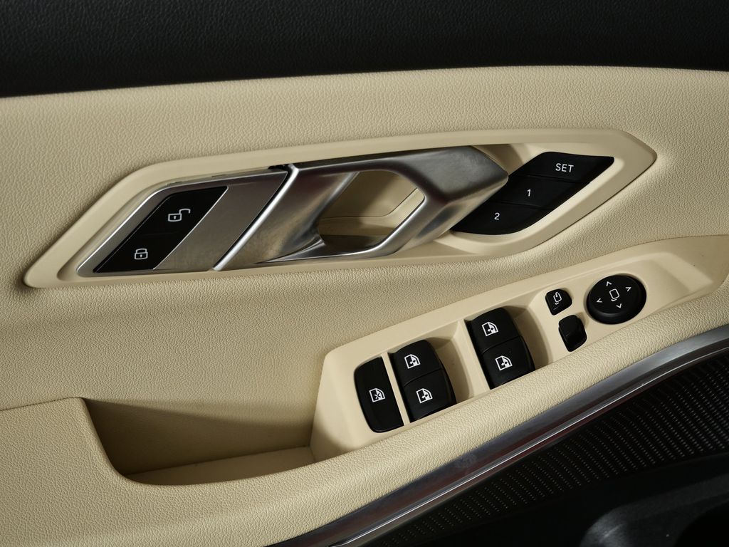 Thumbnail: 2019 BMW 3 Series - 35