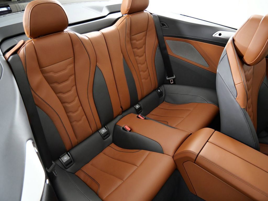 Thumbnail: 2026 BMW 8 Series - 27