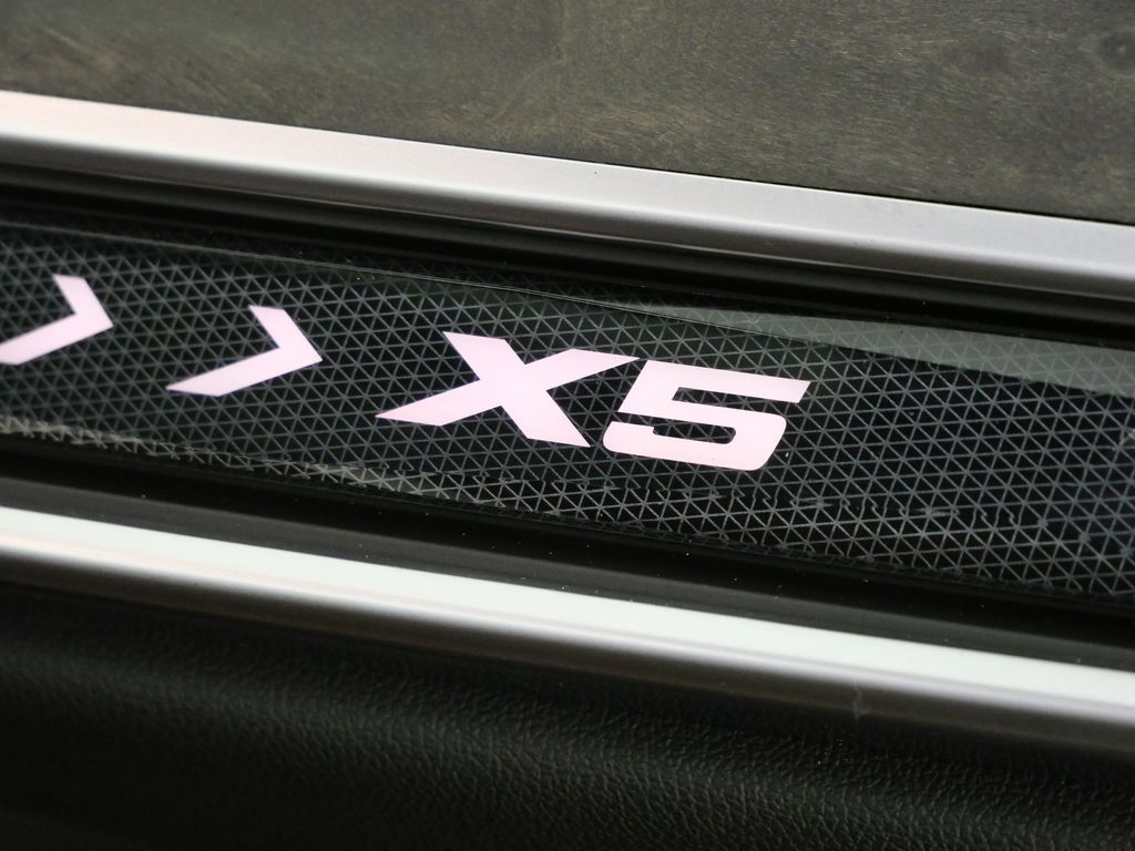 Thumbnail: 2026 BMW X5 - 25