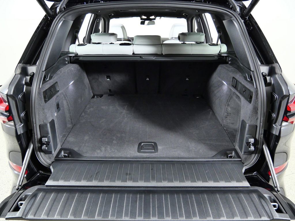 Thumbnail: 2026 BMW X5 - 28