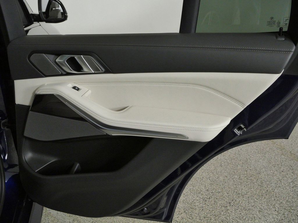 Thumbnail: 2026 BMW X5 - 25