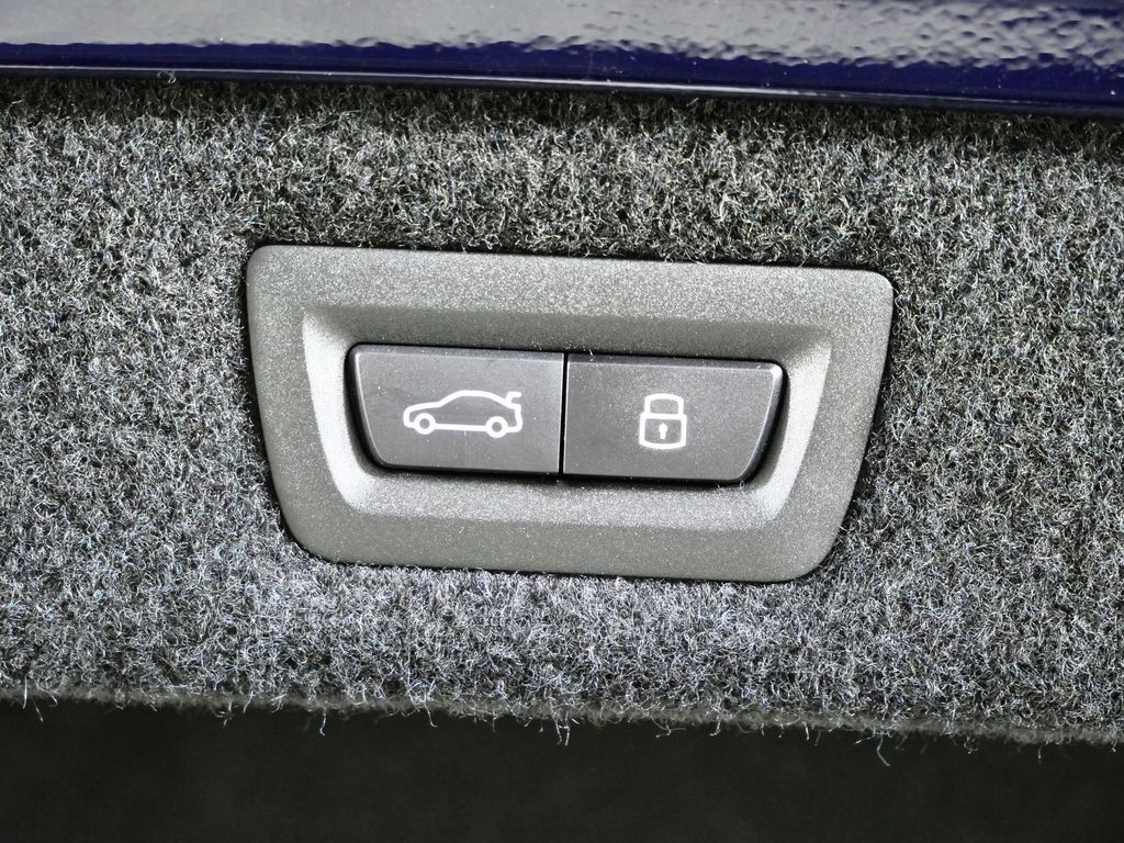 Thumbnail: 2026 BMW 8 Series - 28