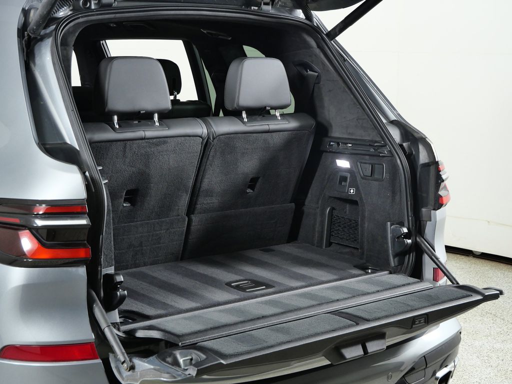 Thumbnail: 2024 BMW X7 - 36