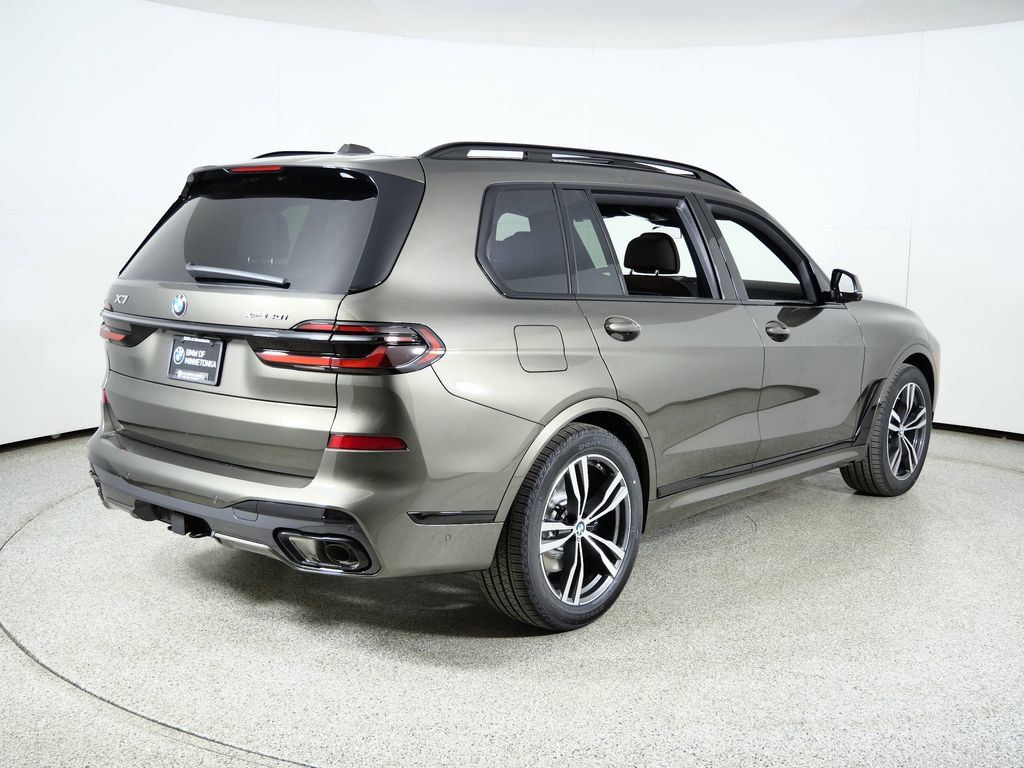 Thumbnail: 2026 BMW X7 - 11