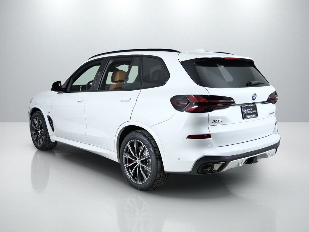 Thumbnail: 2026 BMW X5 - 14