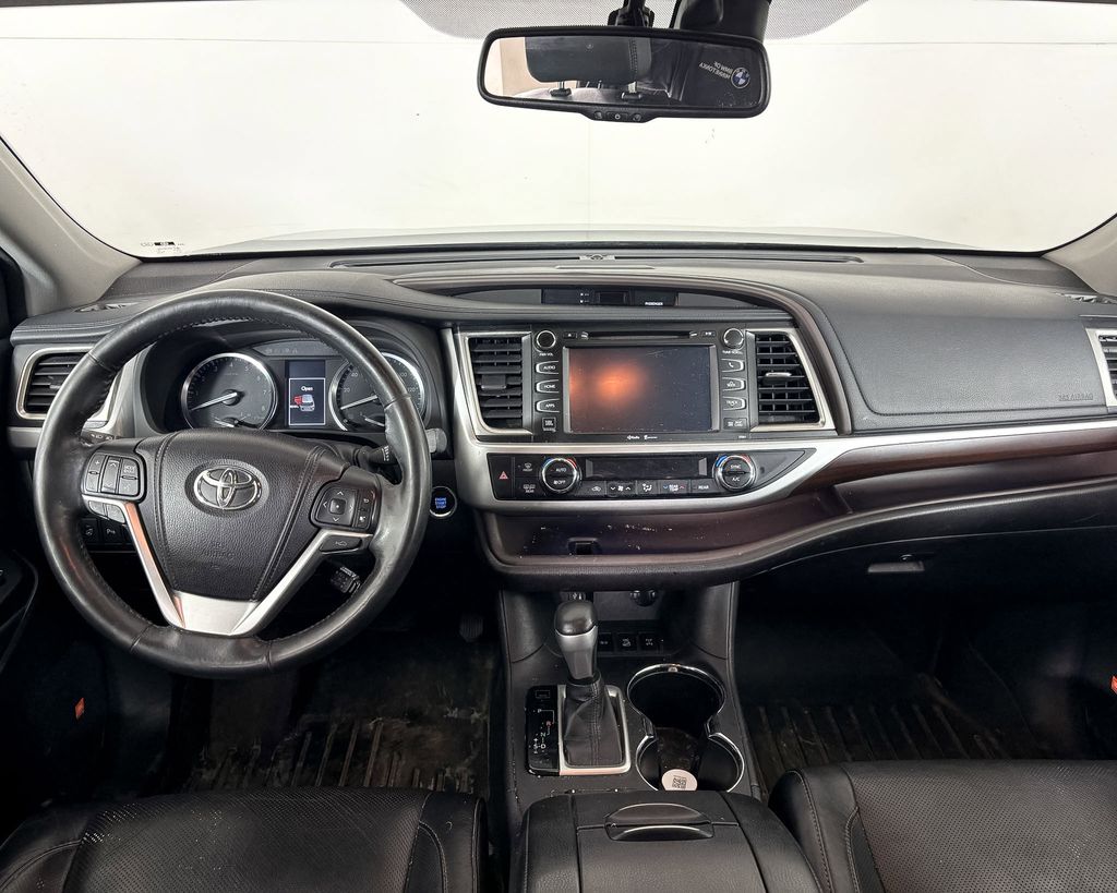 Thumbnail: 2015 Toyota Highlander - 9
