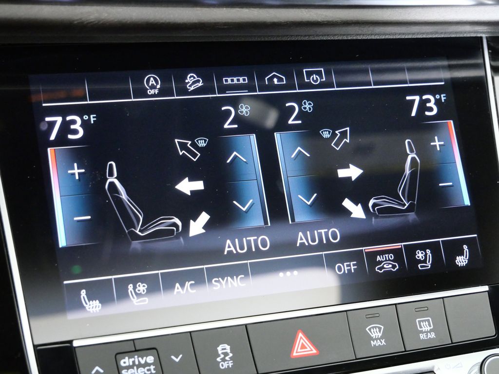 Thumbnail: 2023 Audi Q8 - 44