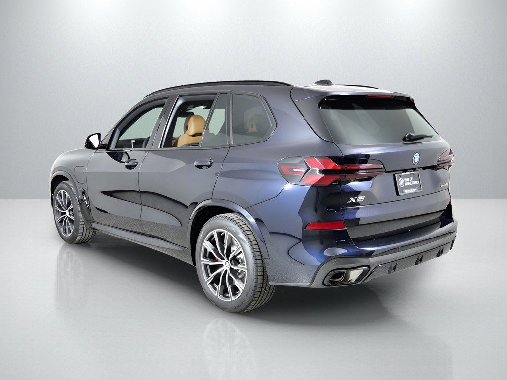 Thumbnail: 2026 BMW X5 - 15