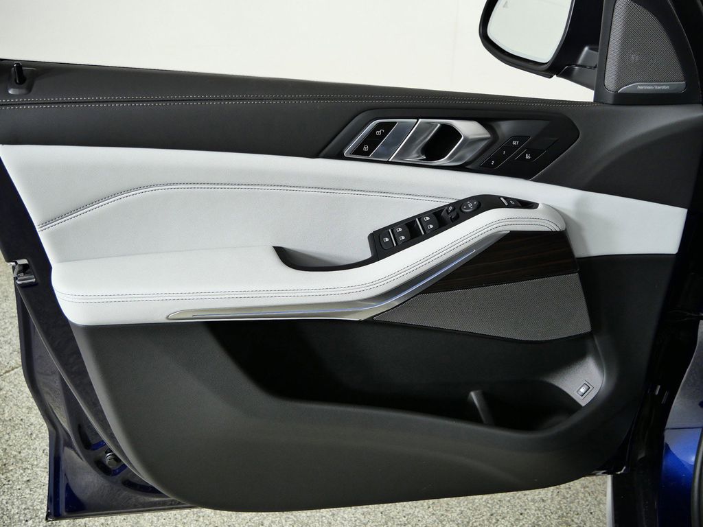 Thumbnail: 2026 BMW X5 - 34