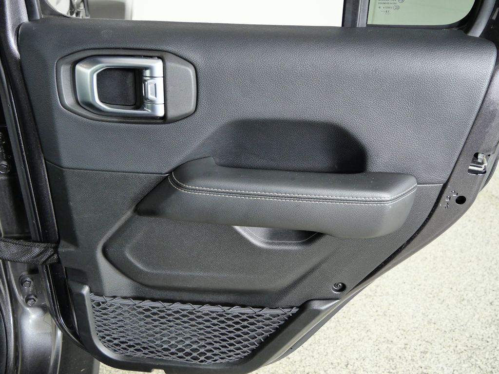 Thumbnail: 2019 Jeep Wrangler - 24