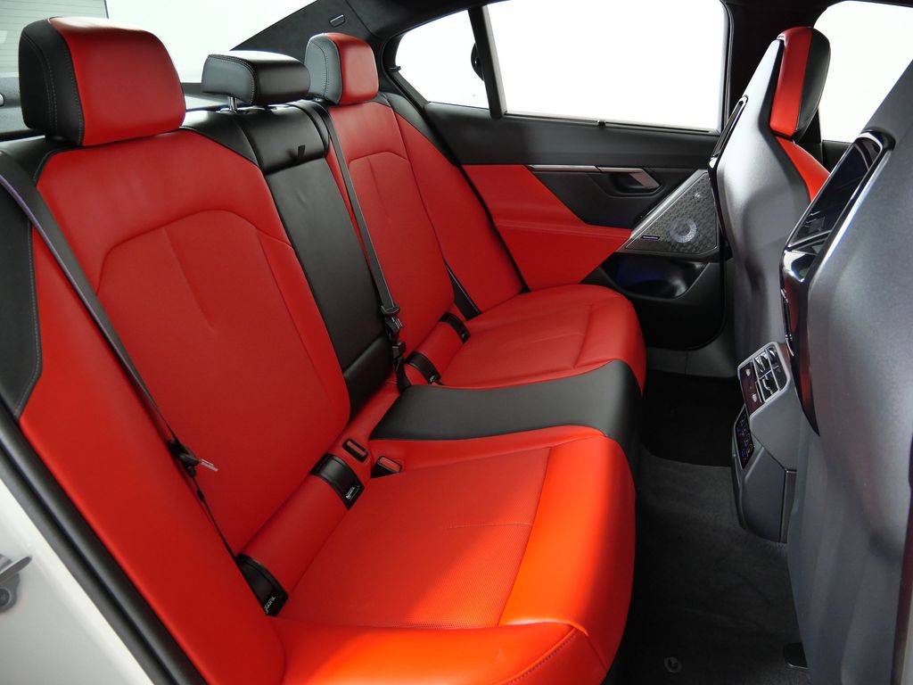 Thumbnail: 2026 BMW M5 - 28