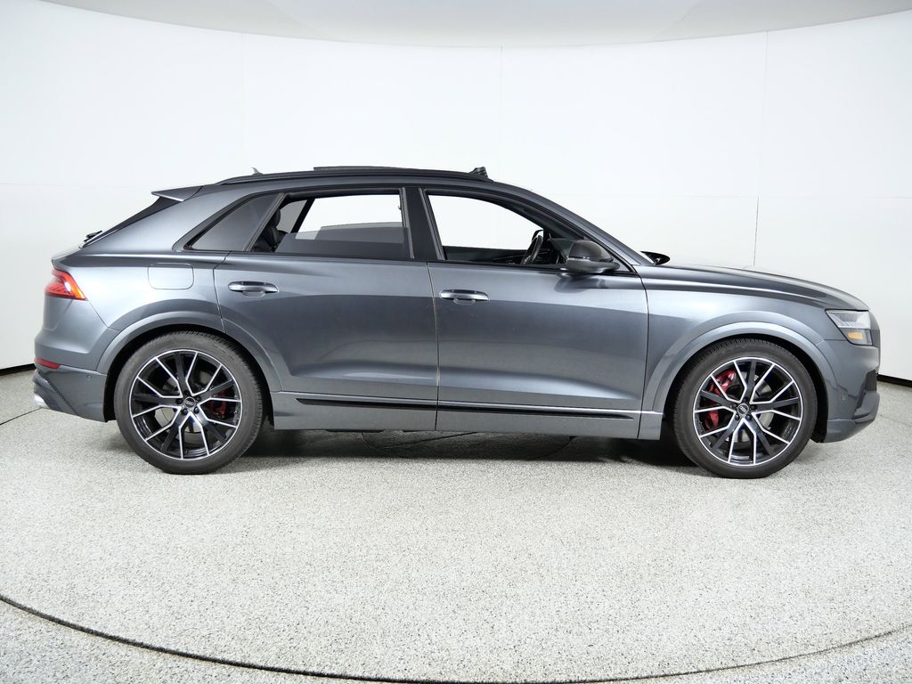 Thumbnail: 2023 Audi SQ8 - 9
