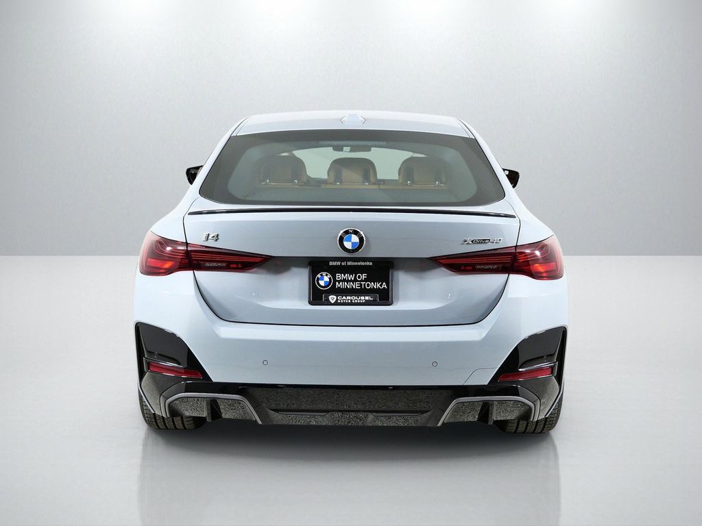 Thumbnail: 2026 BMW i4 - 10