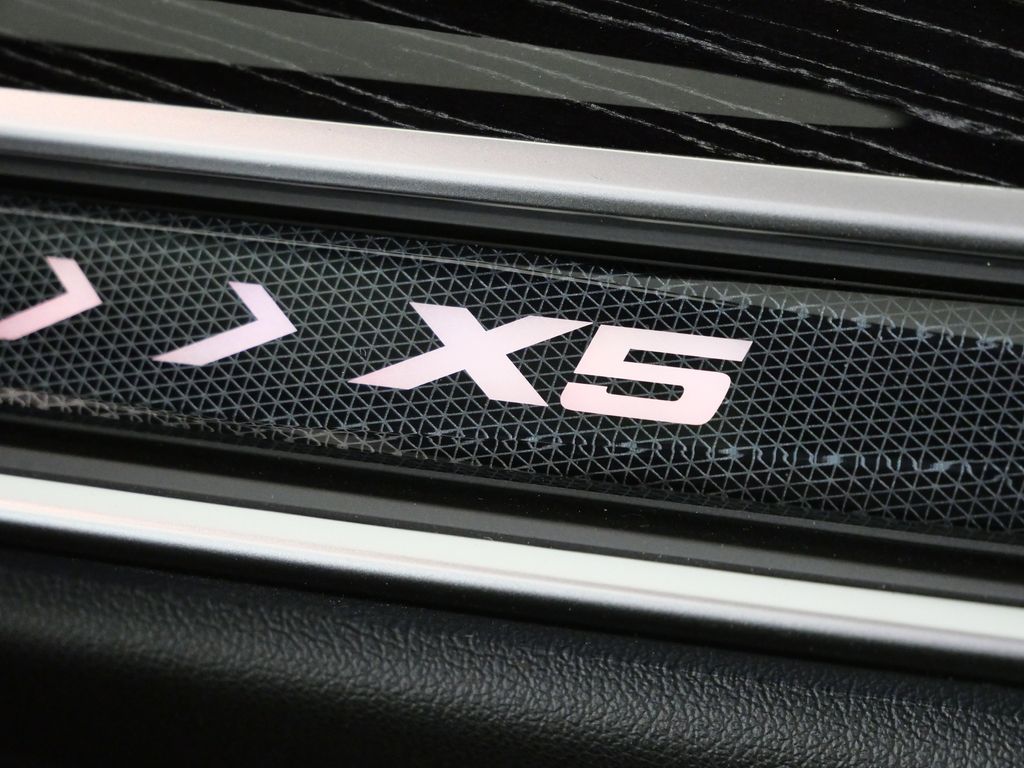 Thumbnail: 2026 BMW X5 - 24