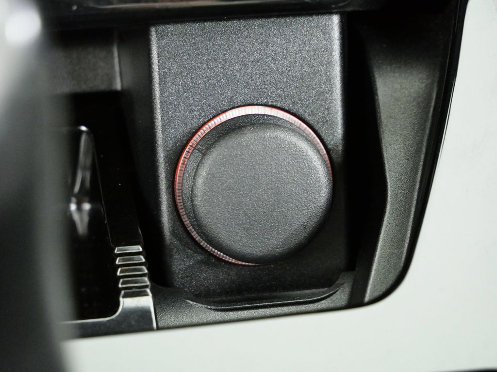 Thumbnail: 2015 BMW M6 - 44