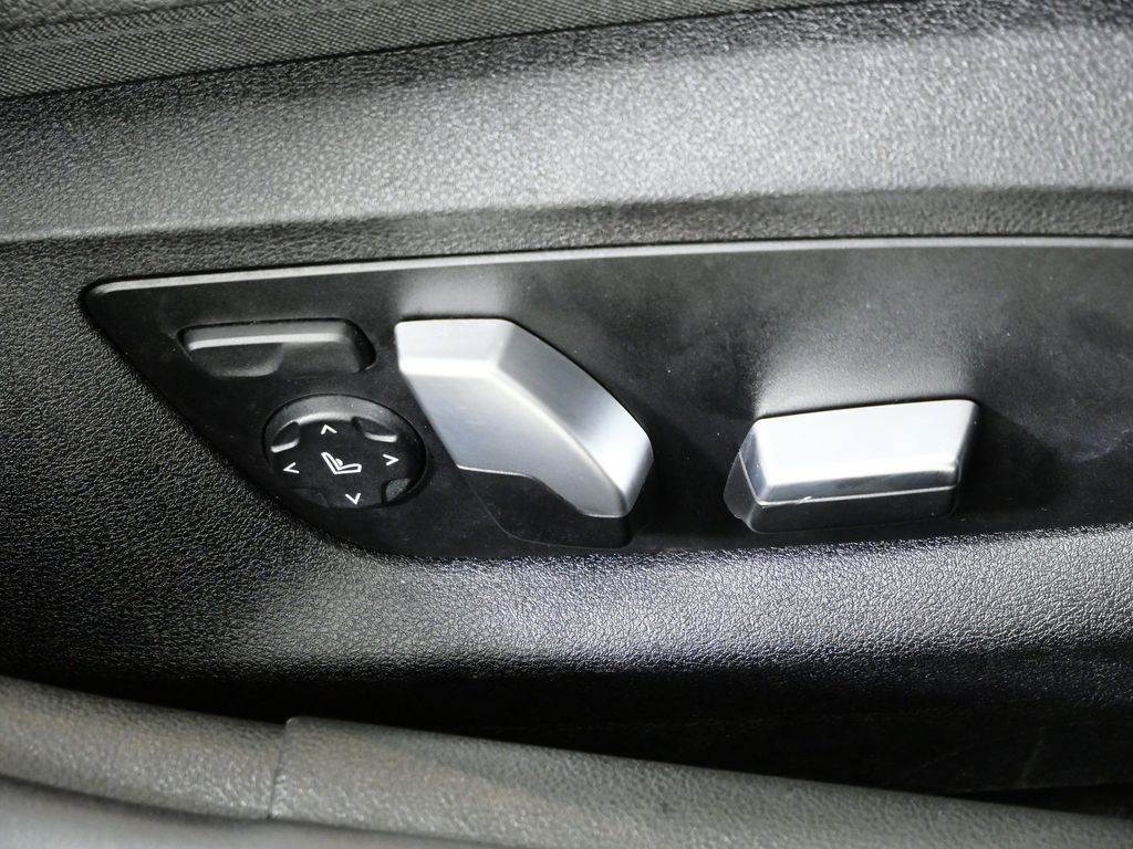 Thumbnail: 2018 BMW 5 Series - 23