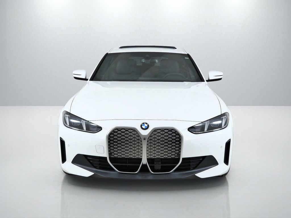 Thumbnail: 2026 BMW i4 - 2