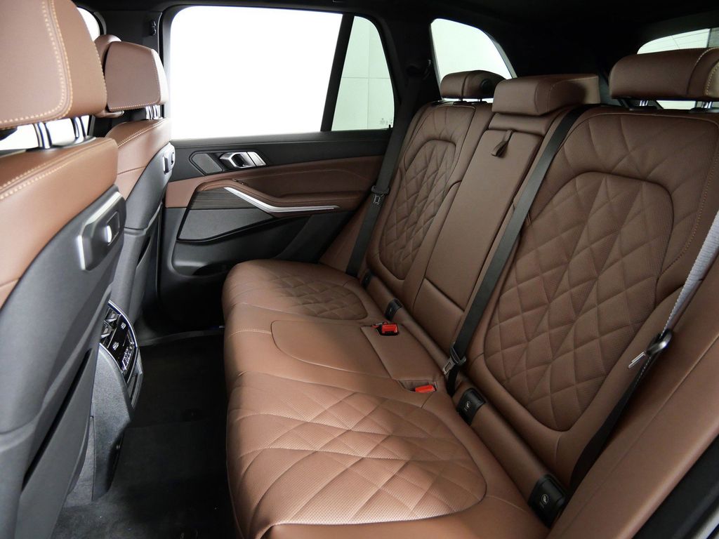 Thumbnail: 2026 BMW X5 - 33